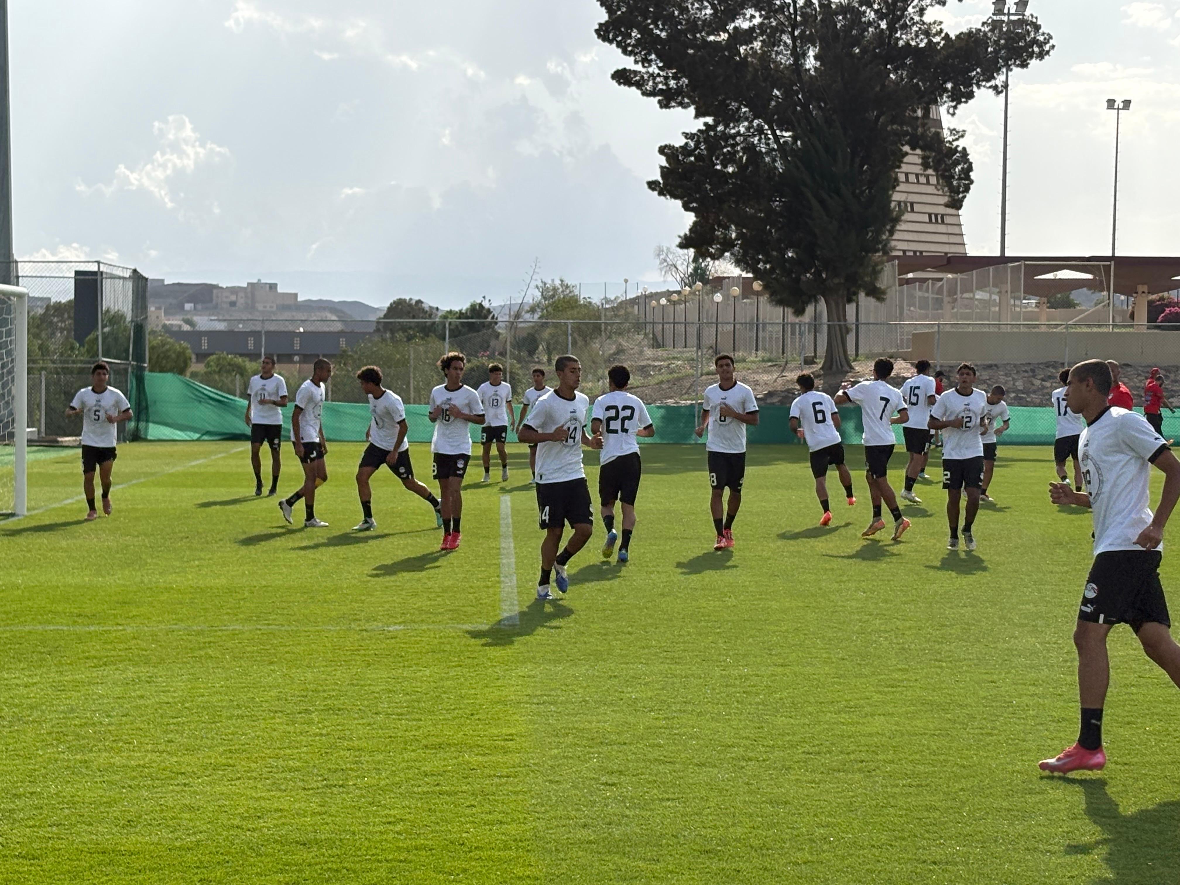 المنتخب الوطني تحت ١٧ سنة يختتم تحضيراته لمواجهة العراق غدًا في كأس الخليج