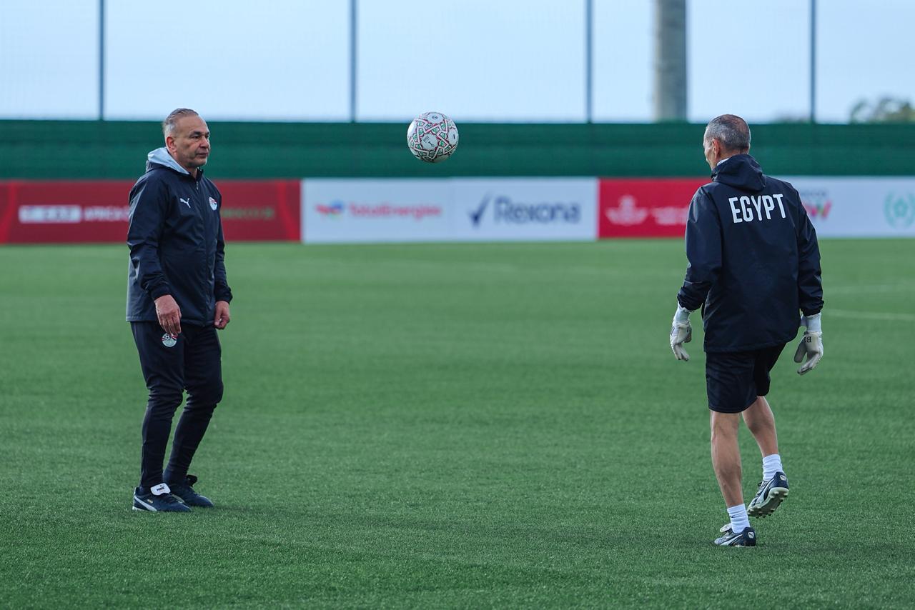 منتخب مصر يختتم تدريباته قبل مواجهة بنين غدًا