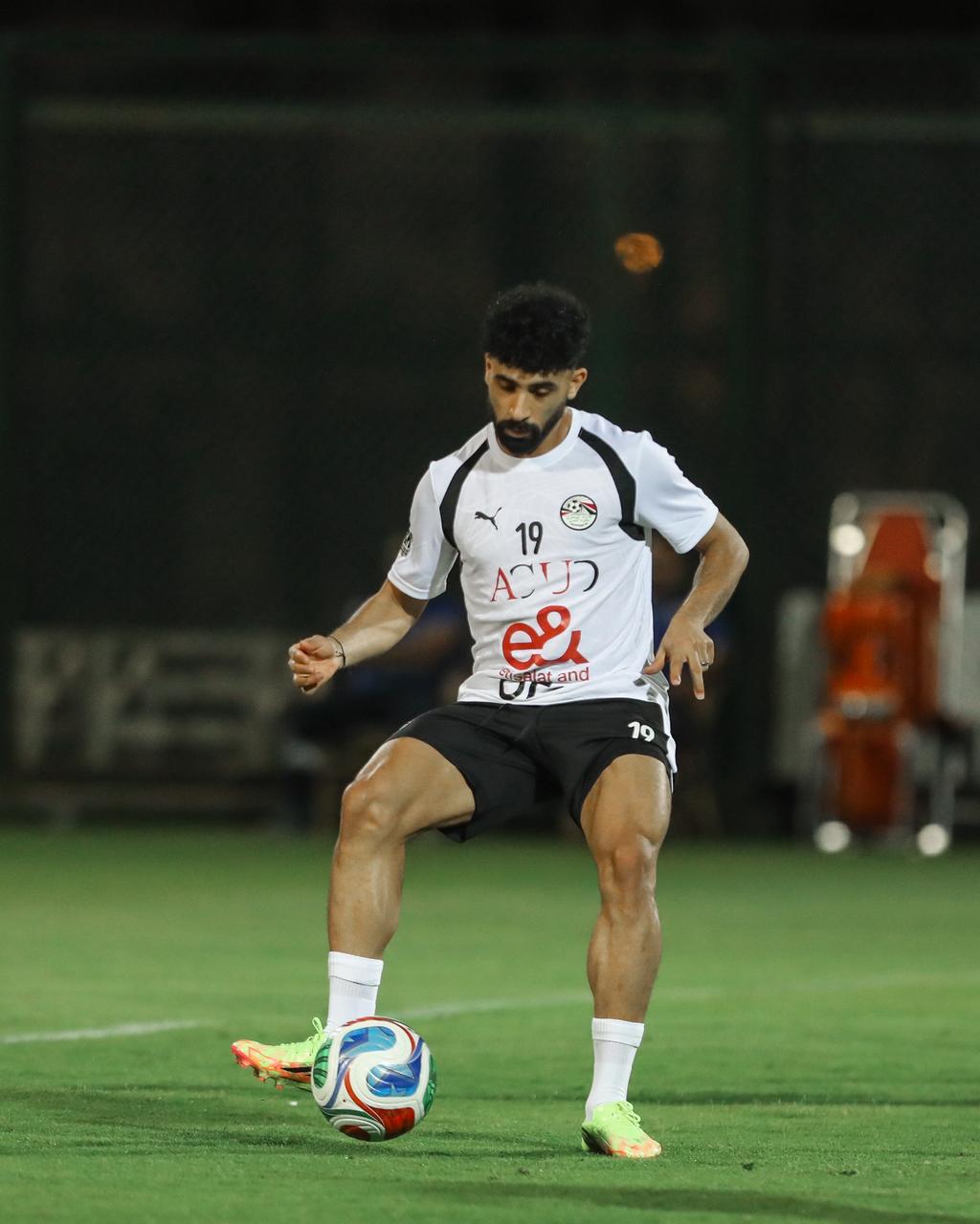 بالصور: المنتخب يخوض تدريبه الثاني في معسكر مايو استعدادا للقاء روسيا