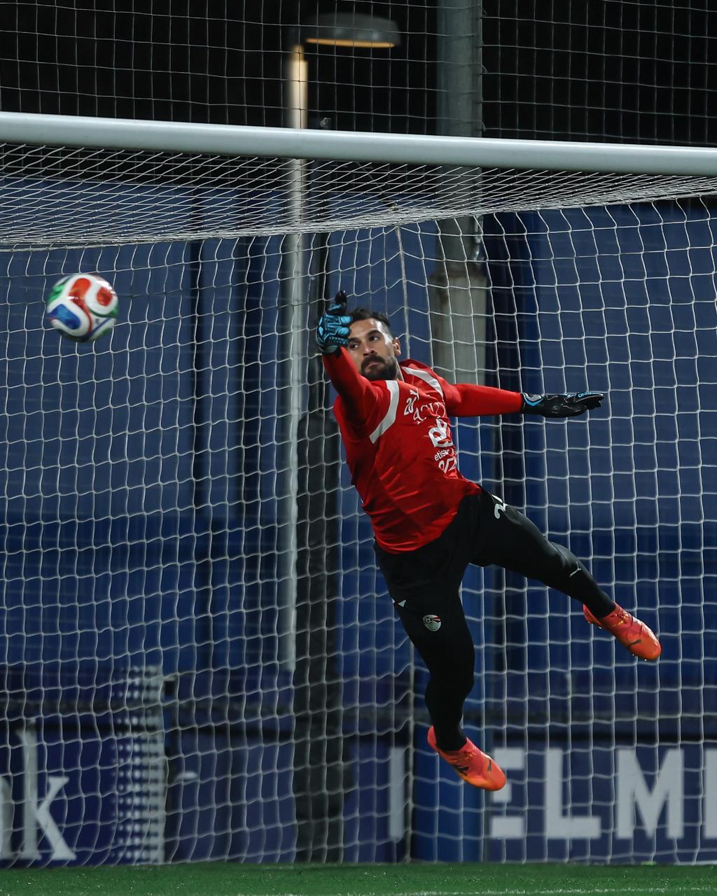 منتخب مصر يخوض تدريبه في "إسبانيول" استعداداً لودية إسبانيا