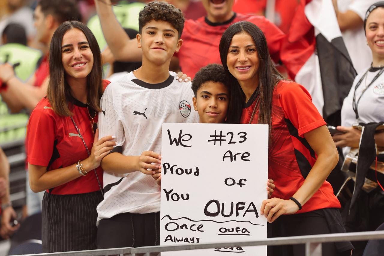 بالصور.. الجماهير المصرية تؤازر لاعبي منتخبنا الوطني قبل انطلاق مواجهة أستراليا