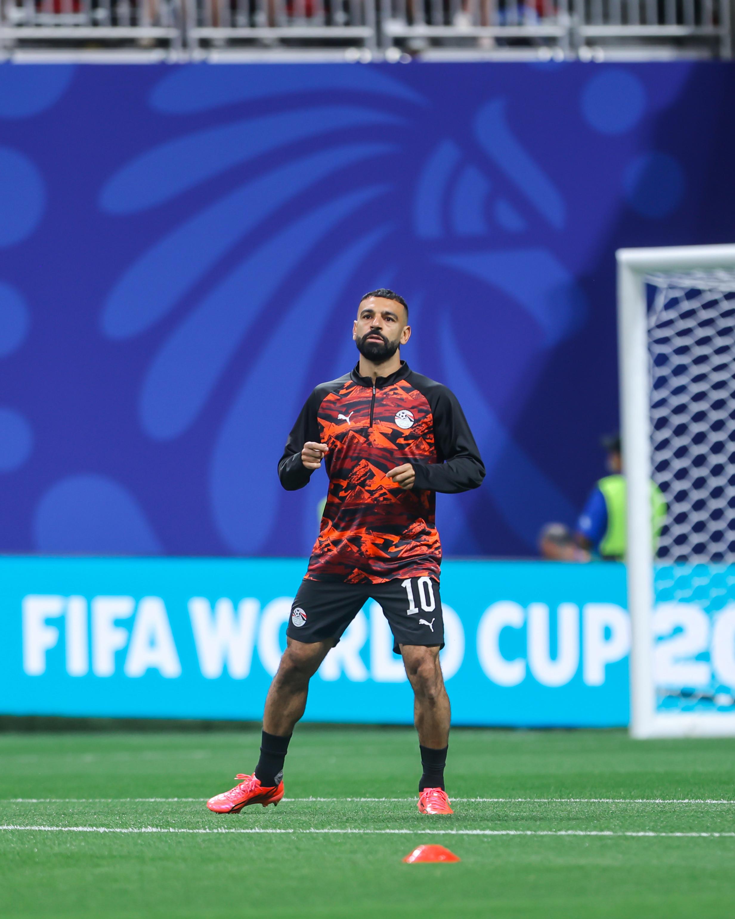 بالصور.. لاعبو منتخب مصر يخوضون فترة الإحماء قبل مواجهة الأرجنتين