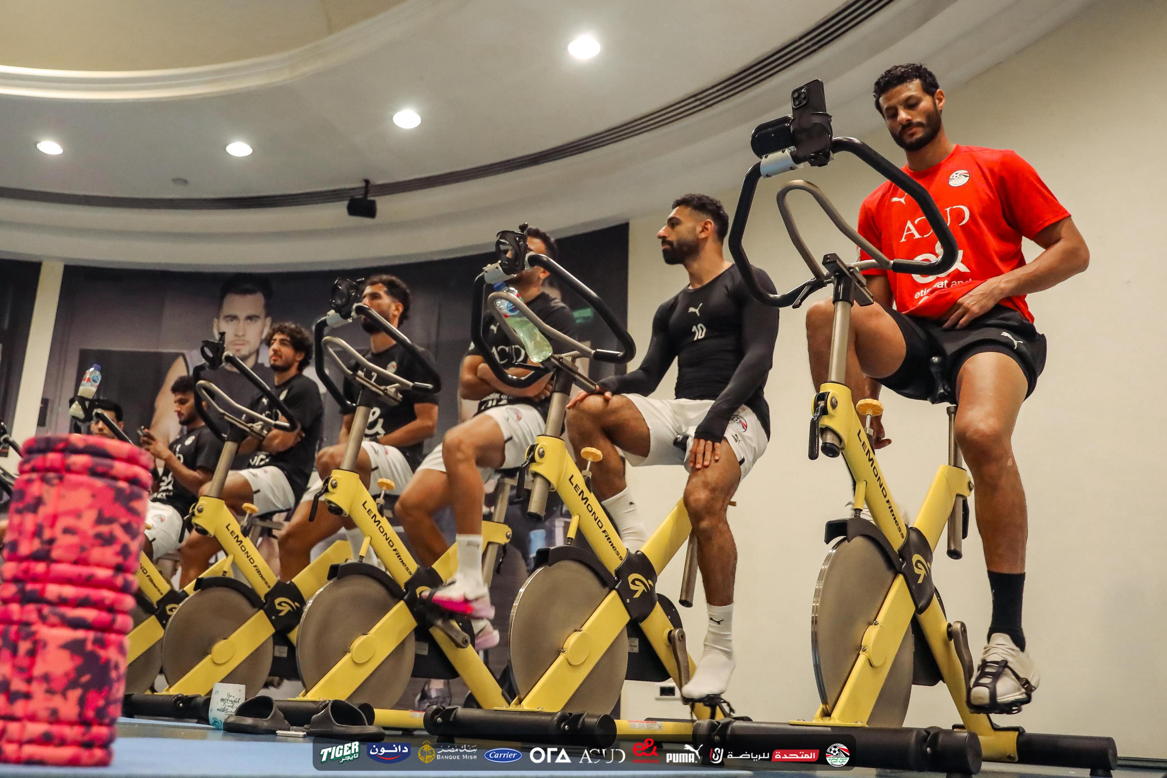 تدريبات بدنية وجلسات استشفاء لمنتخب مصر قبل السفر إلى واجادوجو
