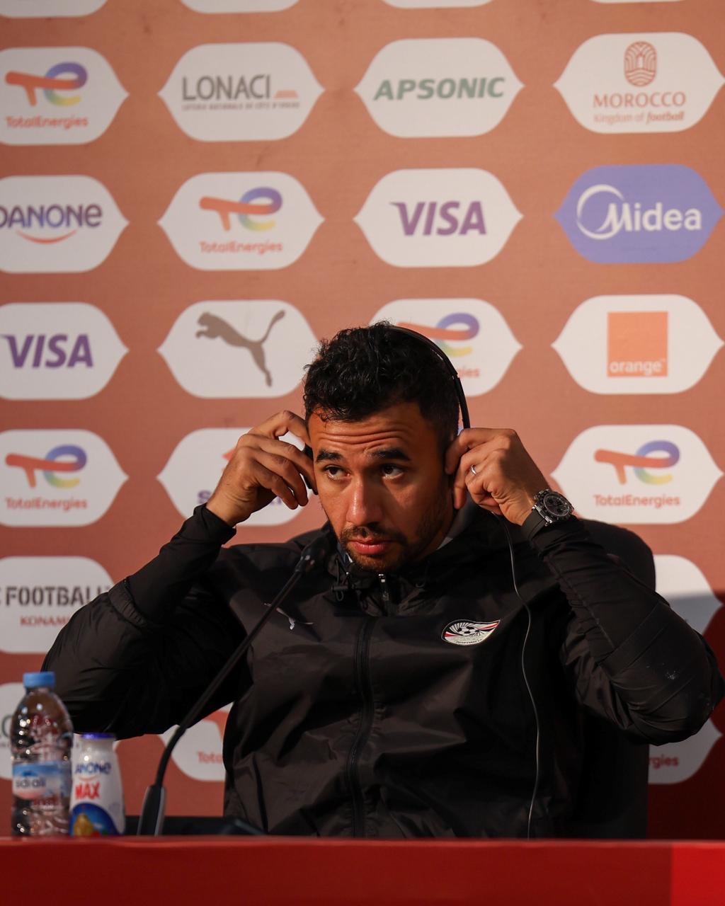 حسام حسن و"تريزيجيه" في المؤتمر الصحفي قبل لقاء كوت ديفوار غدا