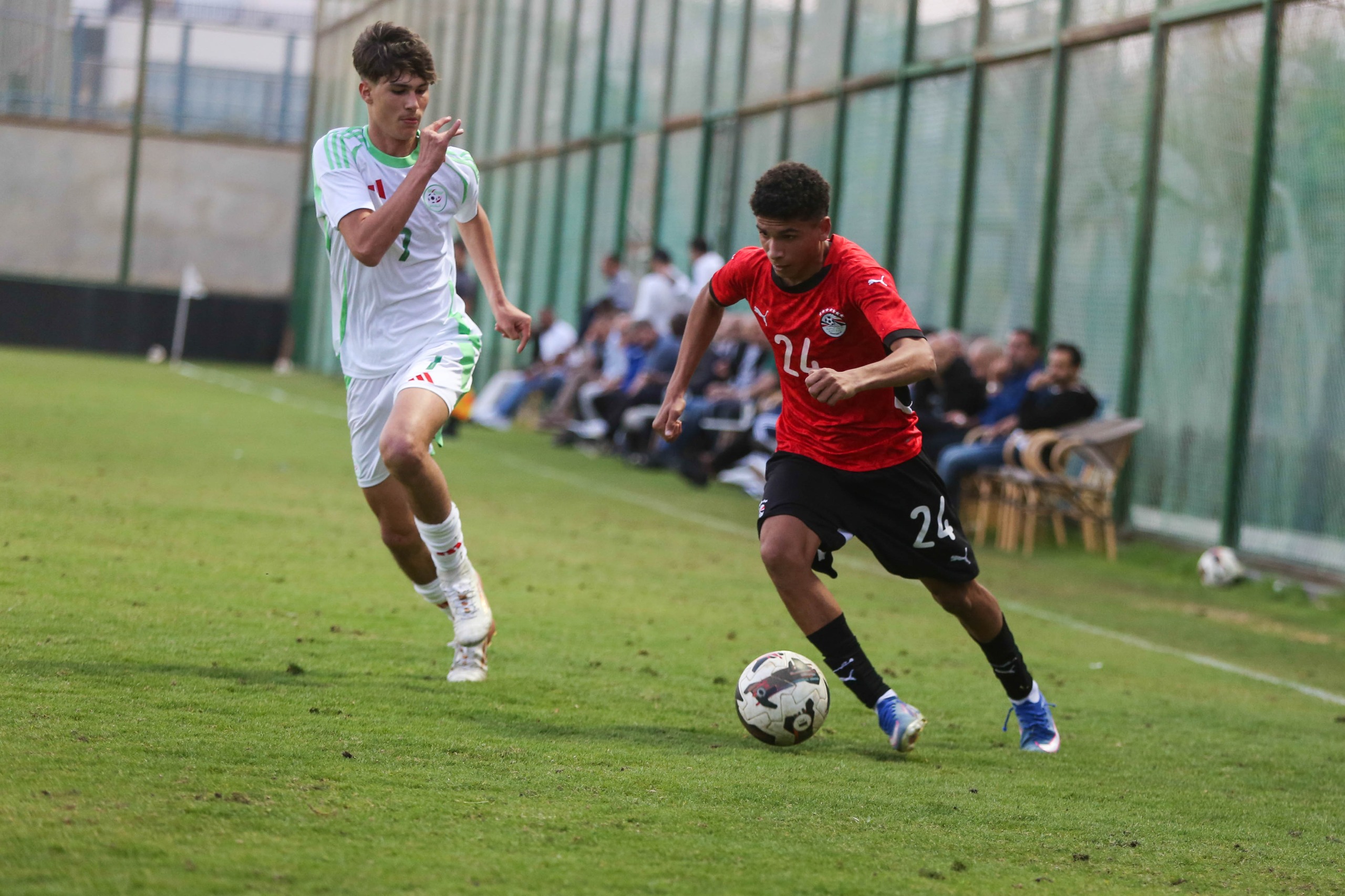 منتخب الناشئين يهزم الجزائر ودياً بهدف نظيف 