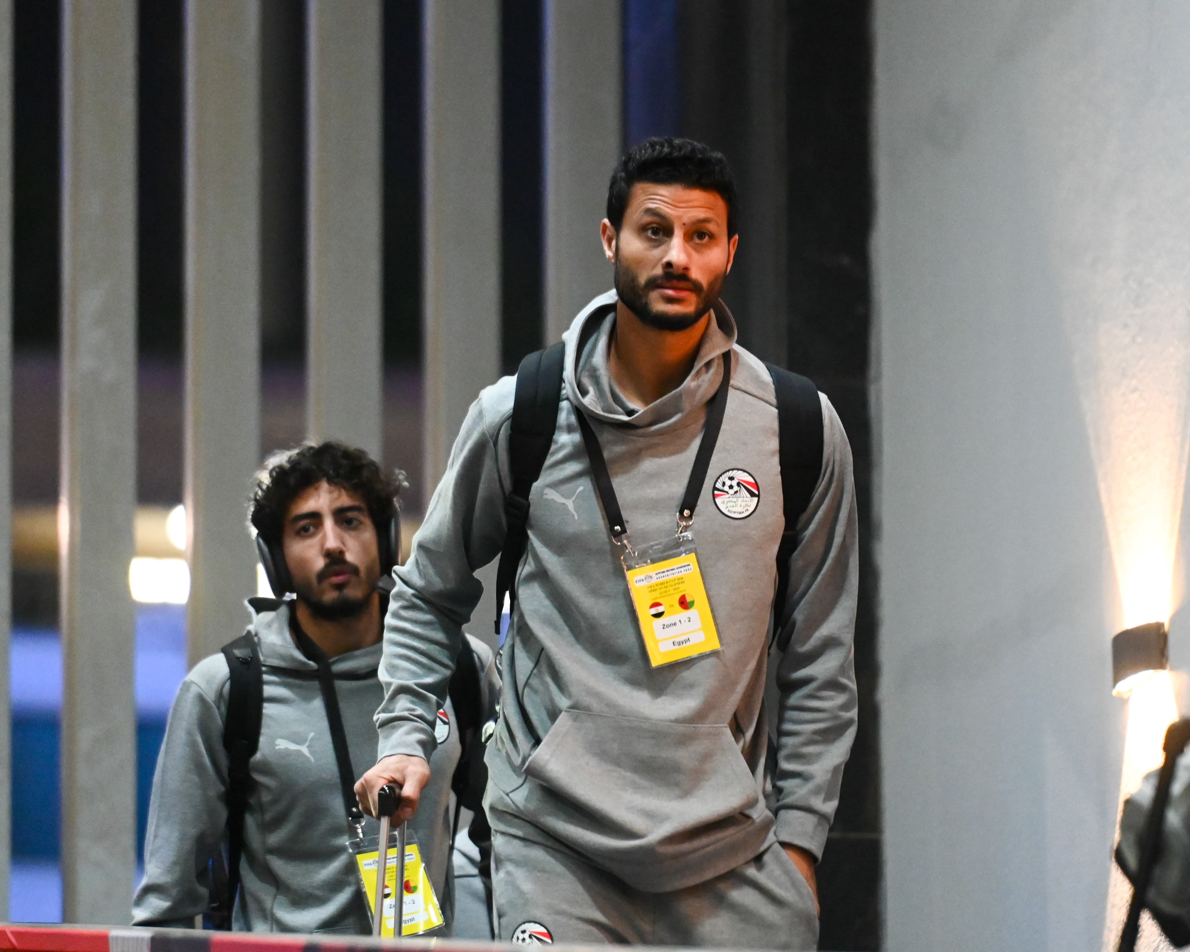 وصول لاعبي منتخب مصر لملعب القاهرة قبل مواجهة غينيا بيساو