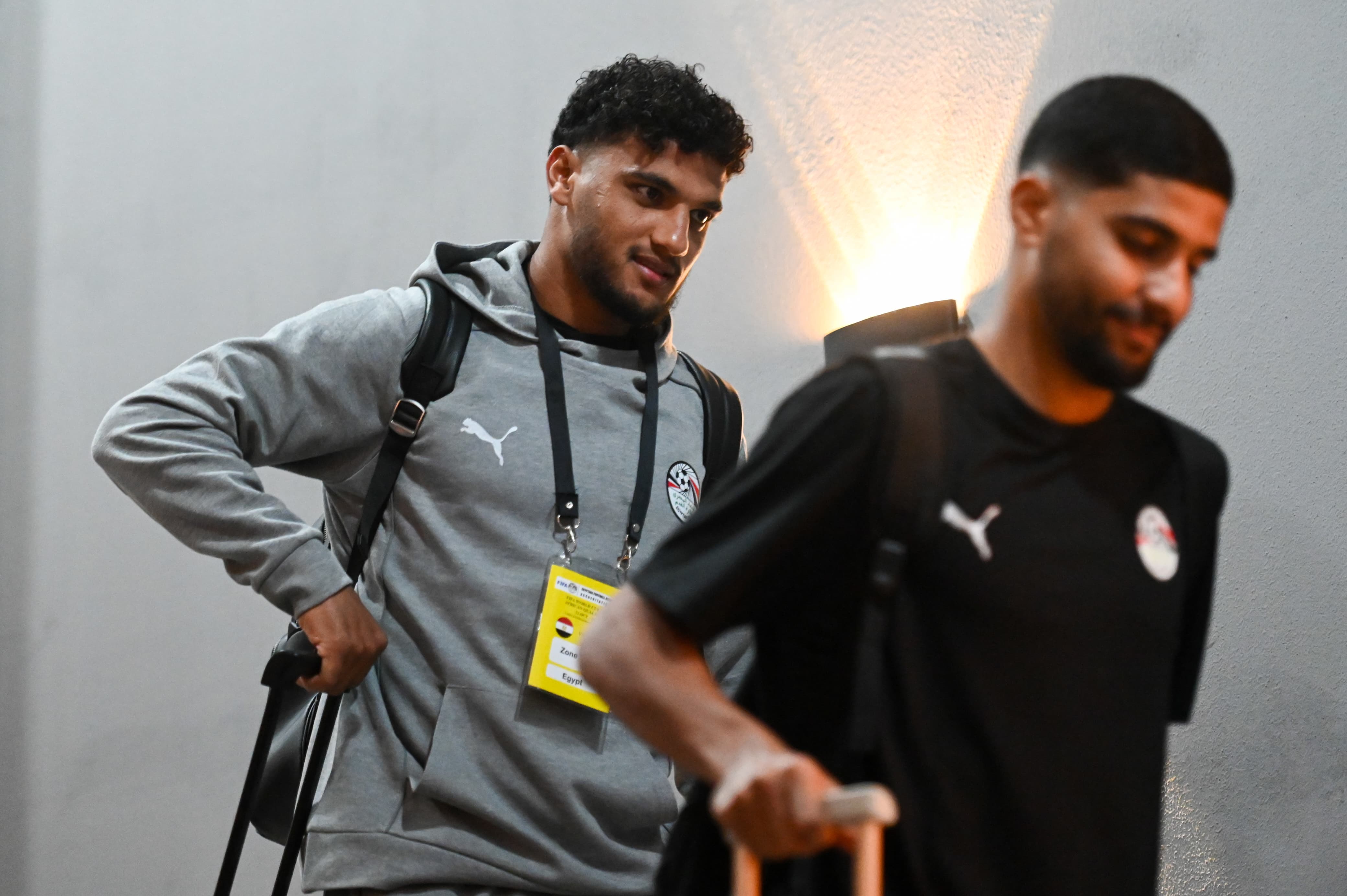 وصول لاعبي منتخب مصر لملعب القاهرة قبل مواجهة غينيا بيساو