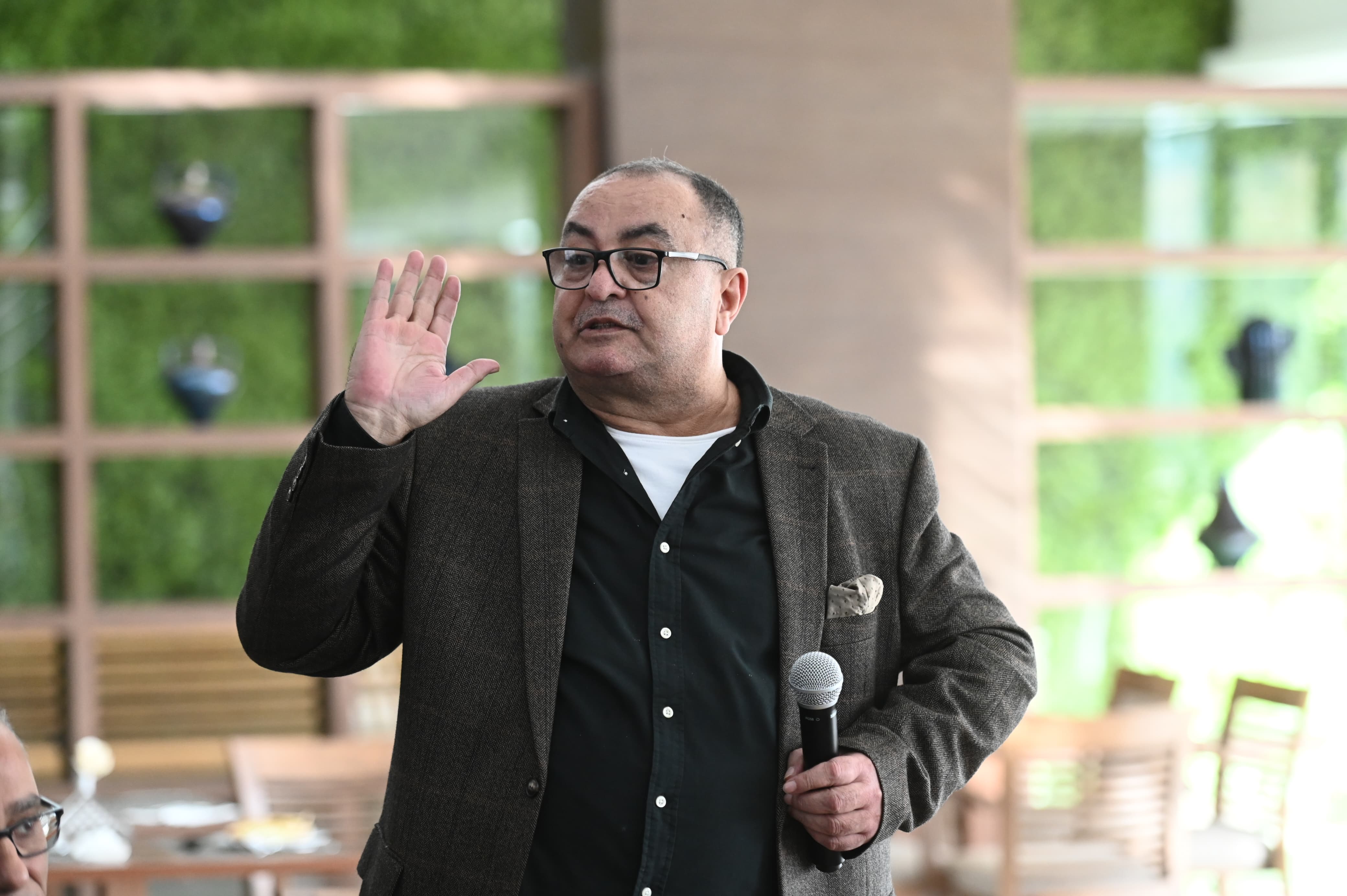 أبوريدة  يستقبل الصحفيين في مقر الاتحاد المصري