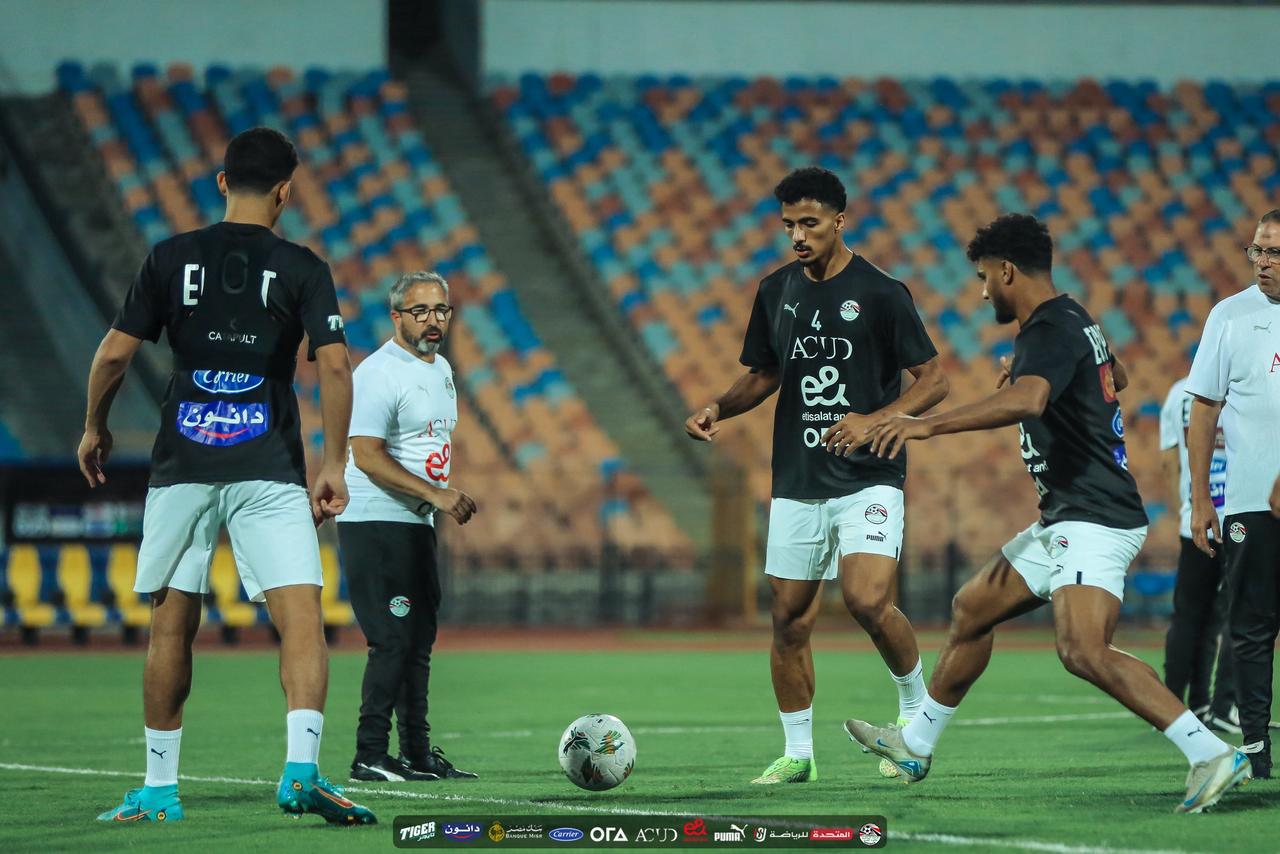 منتخب مصر يؤدي أول تدريباته على ملعب القاهرة قبل السفر للمغرب