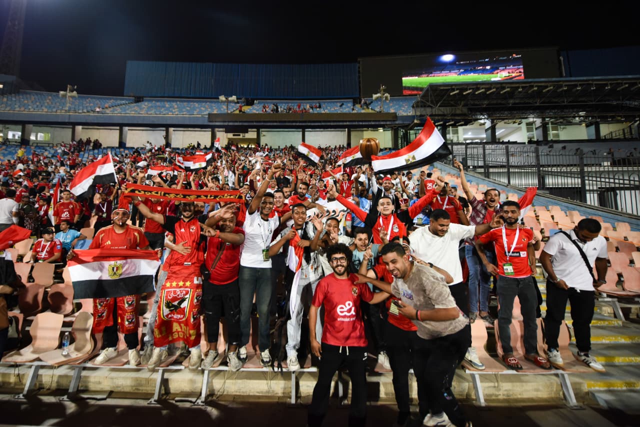 الجماهير المصرية تتوافد على ملعب القاهرة الدولي قبل مواجهة المنتخب الوطني مع غينيا بيساو