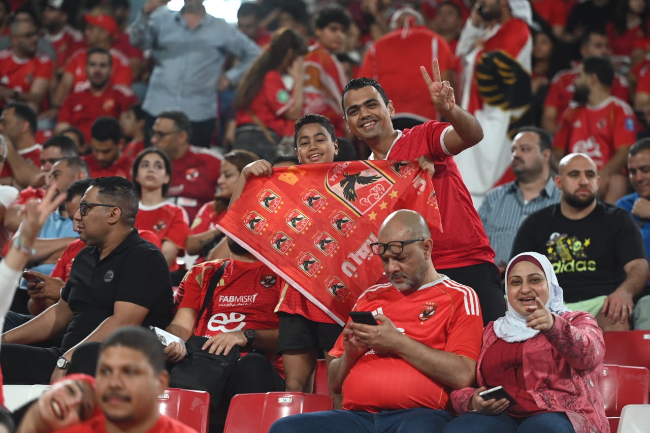 الحضور الجماهيري من نهائي كأس السوبر بدولة الإمارات