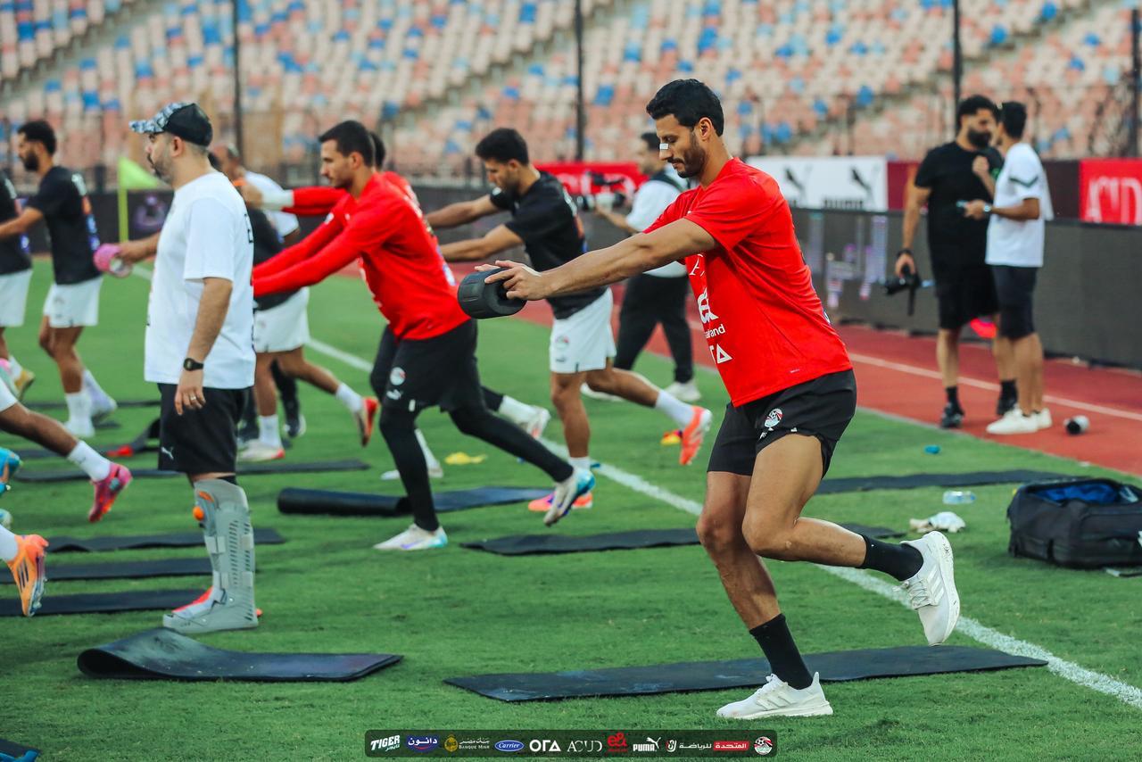 منتخب مصر يؤدي أول تدريباته على ملعب القاهرة قبل السفر للمغرب