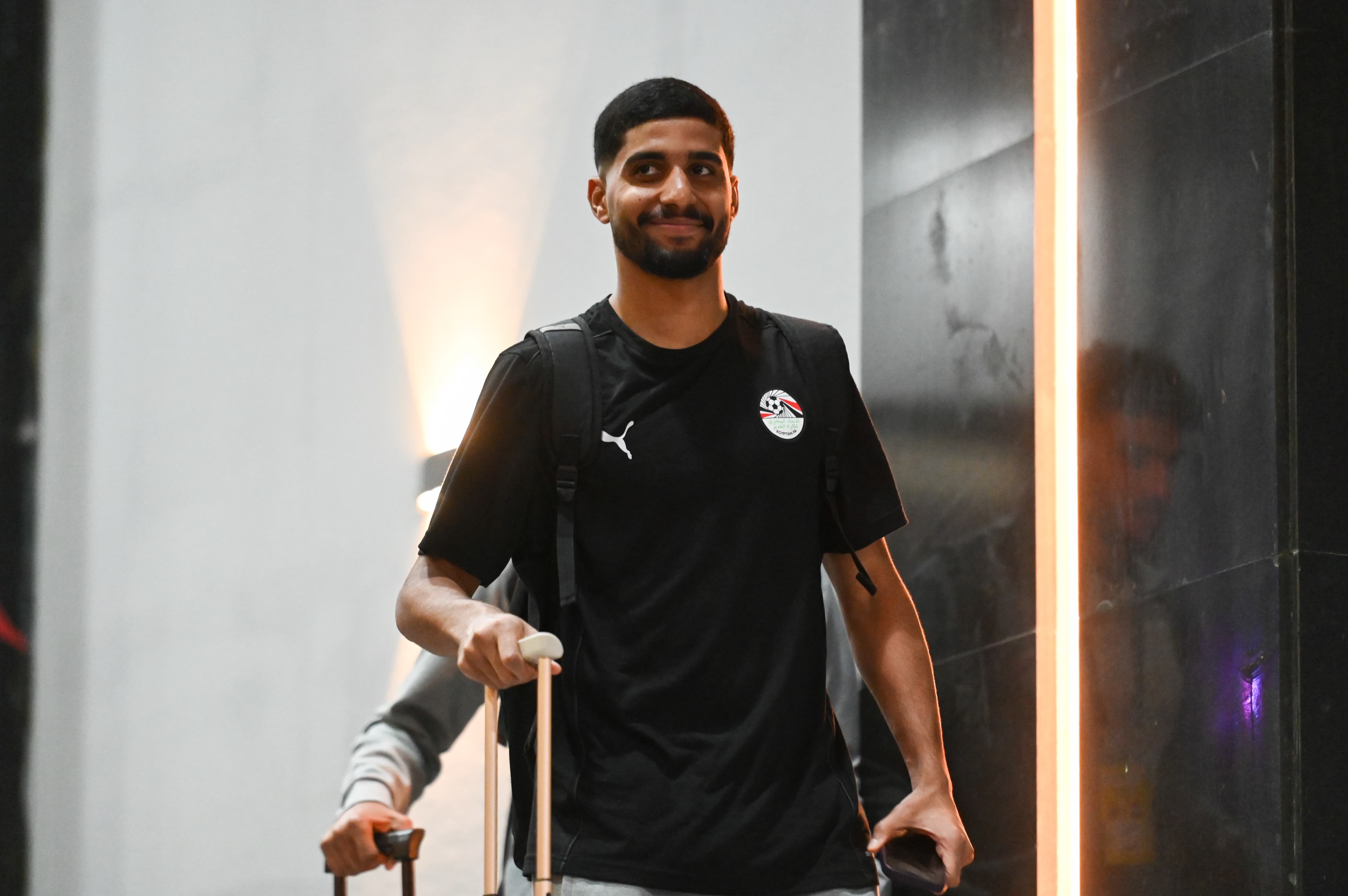 وصول لاعبي منتخب مصر لملعب القاهرة قبل مواجهة غينيا بيساو
