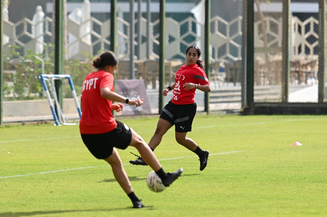 التمرين الأخير لمنتخب الكرة  النسائية تحت ٢٠ سنة قبل السفر لغينيا الإستوائية