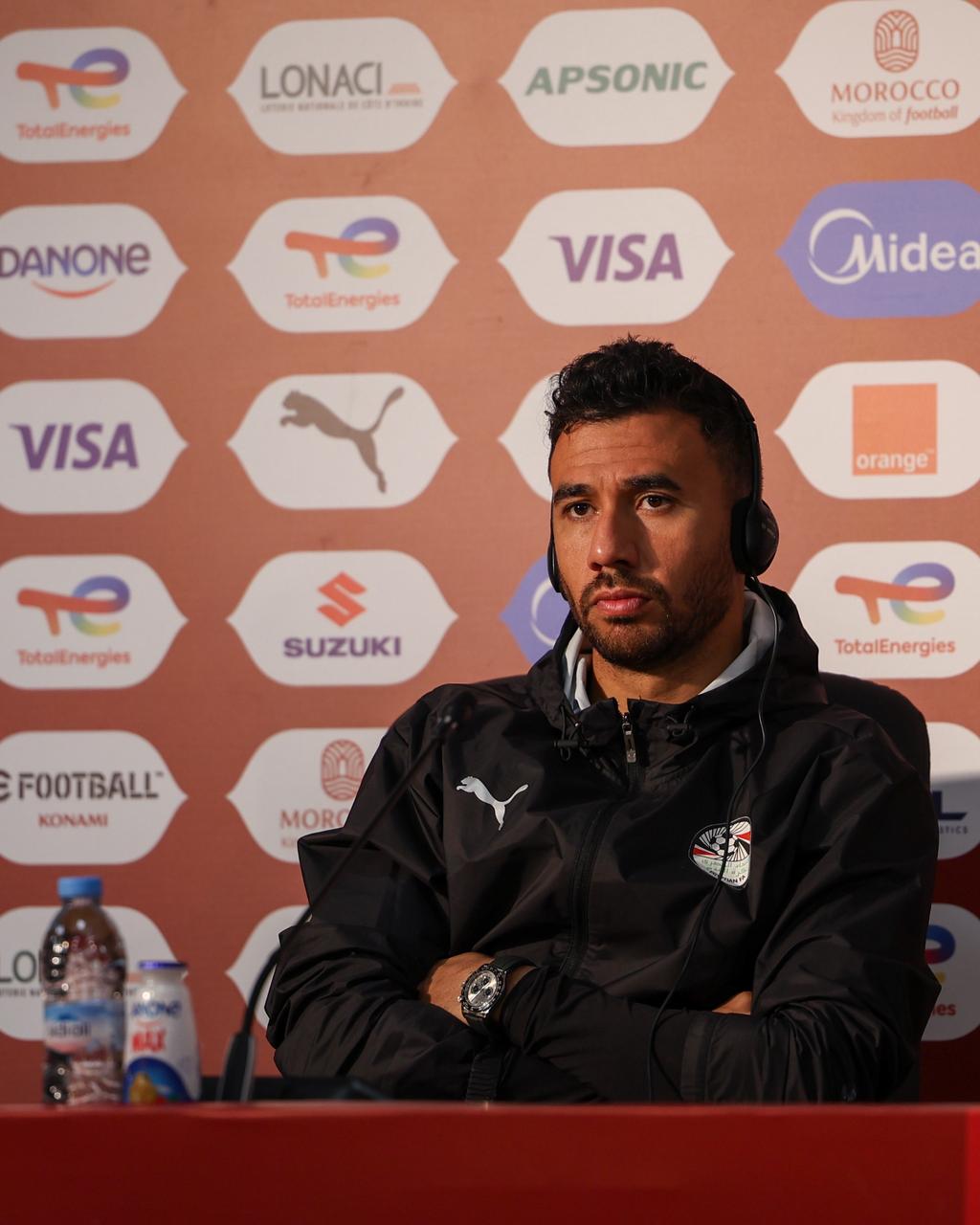 حسام حسن و"تريزيجيه" في المؤتمر الصحفي قبل لقاء كوت ديفوار غدا