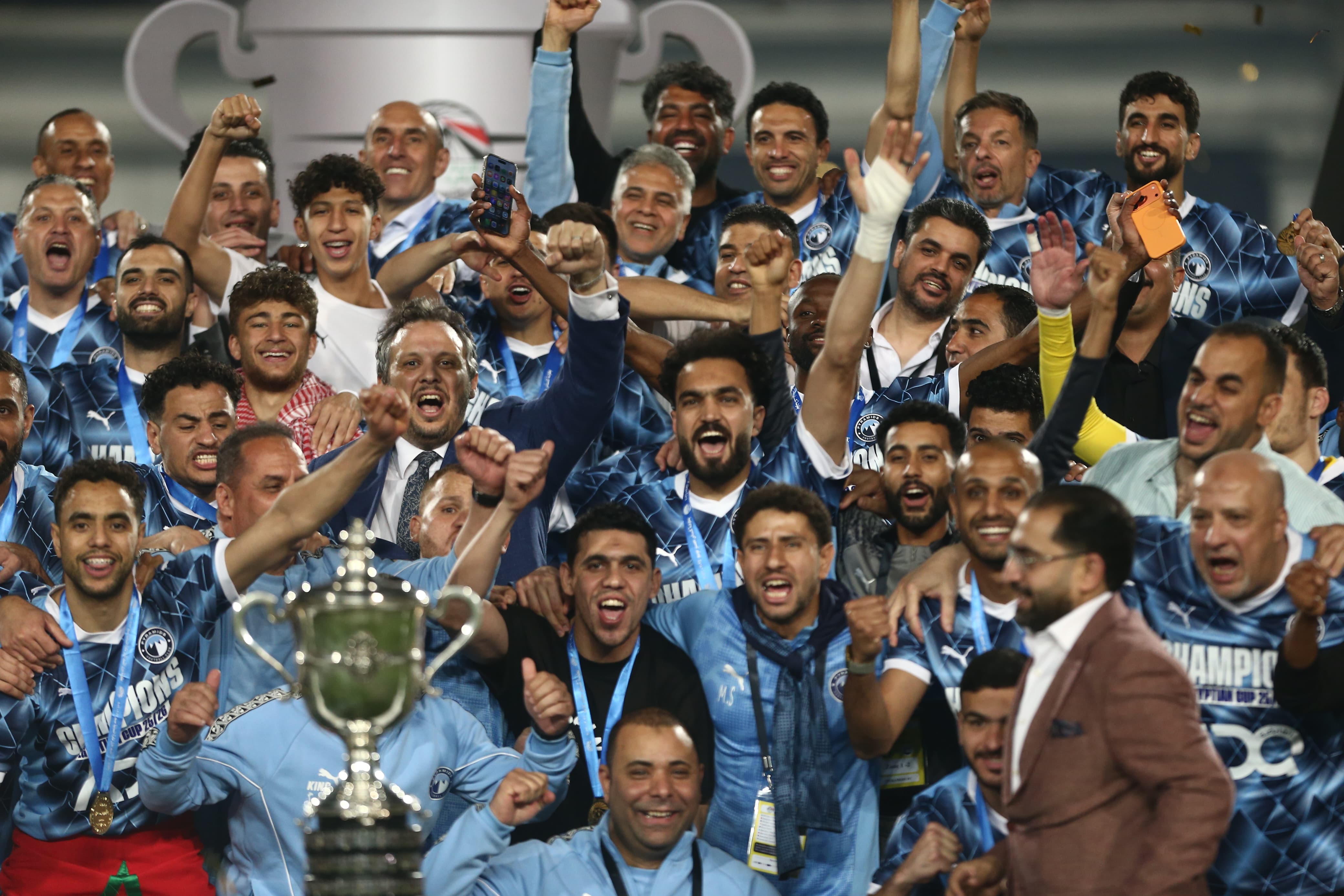 بالصور: مراسم تتويج بيراميدز بكأس مصر