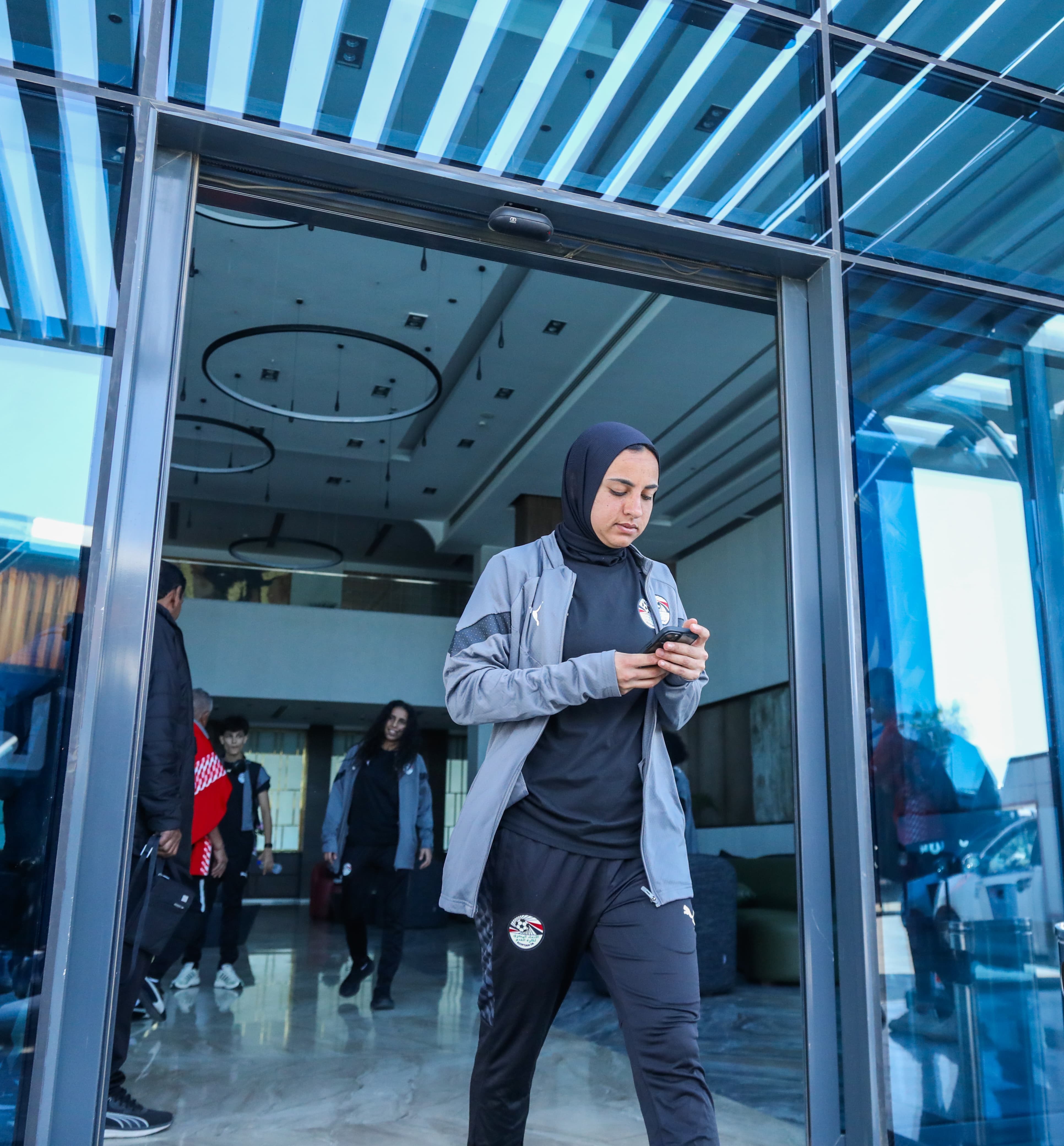 بعثة منتخب مصر للكرة النسائية تغادر إلى السعودية 