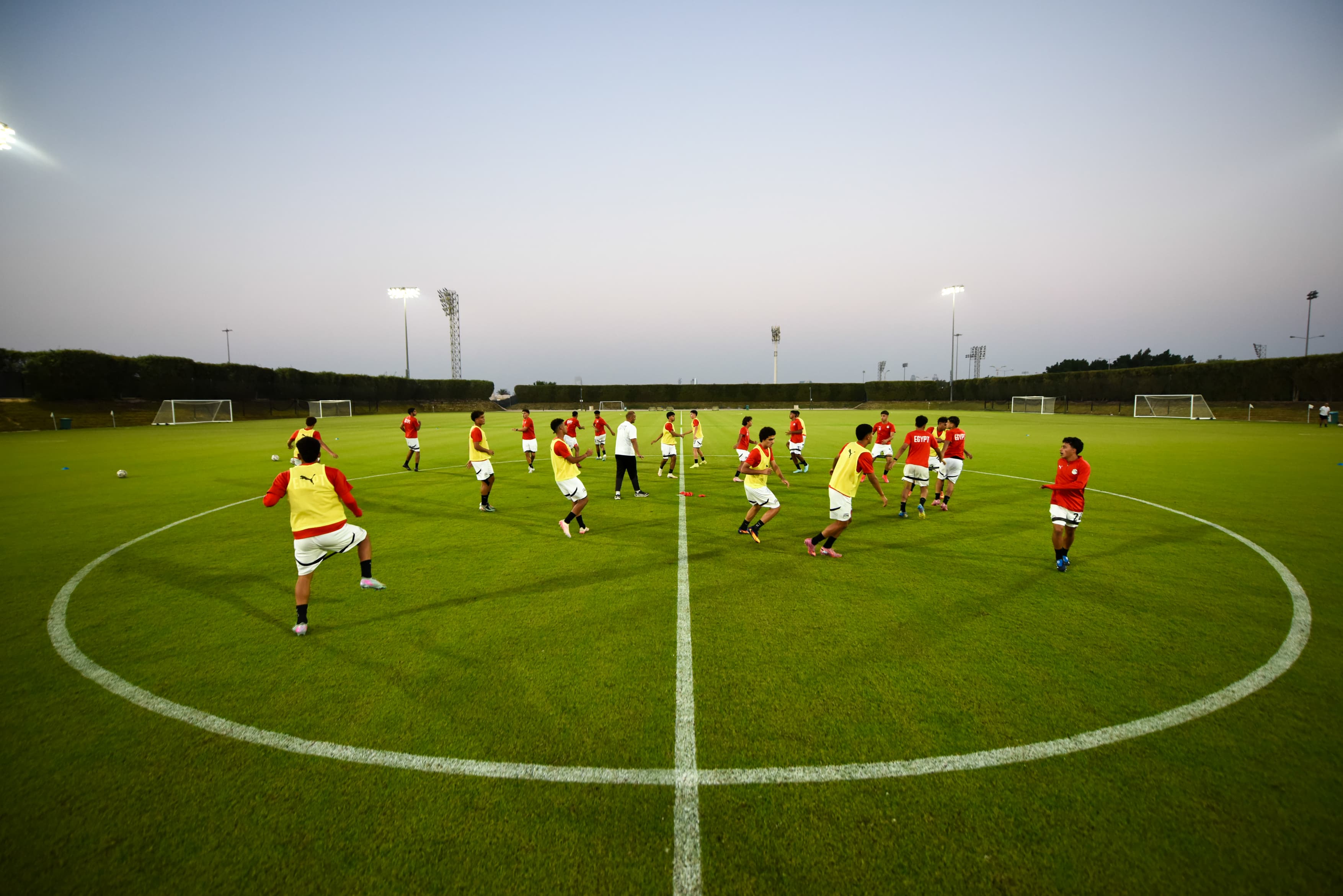 المنتخب الوطني تحت 17 عامًا يختتم استعداداته لمواجهة قطر وديًا 