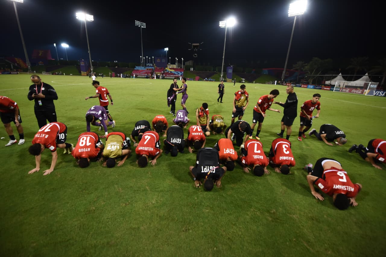 فرحة المنتخب الوطني تحت 17 سنة بعد التعادل مع فنزويلا بعشرة لاعبين