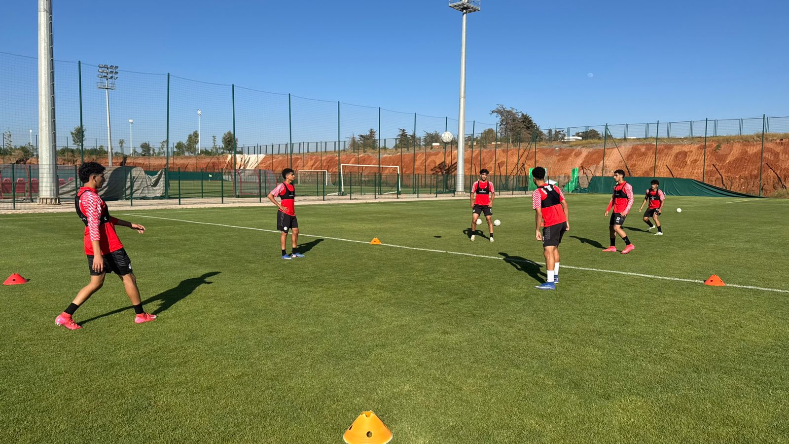 بالصور: منتخب الناشئين يختتم تحضيراته للقاء تنزانيا في نصف نهائي كأس أفريقيا
