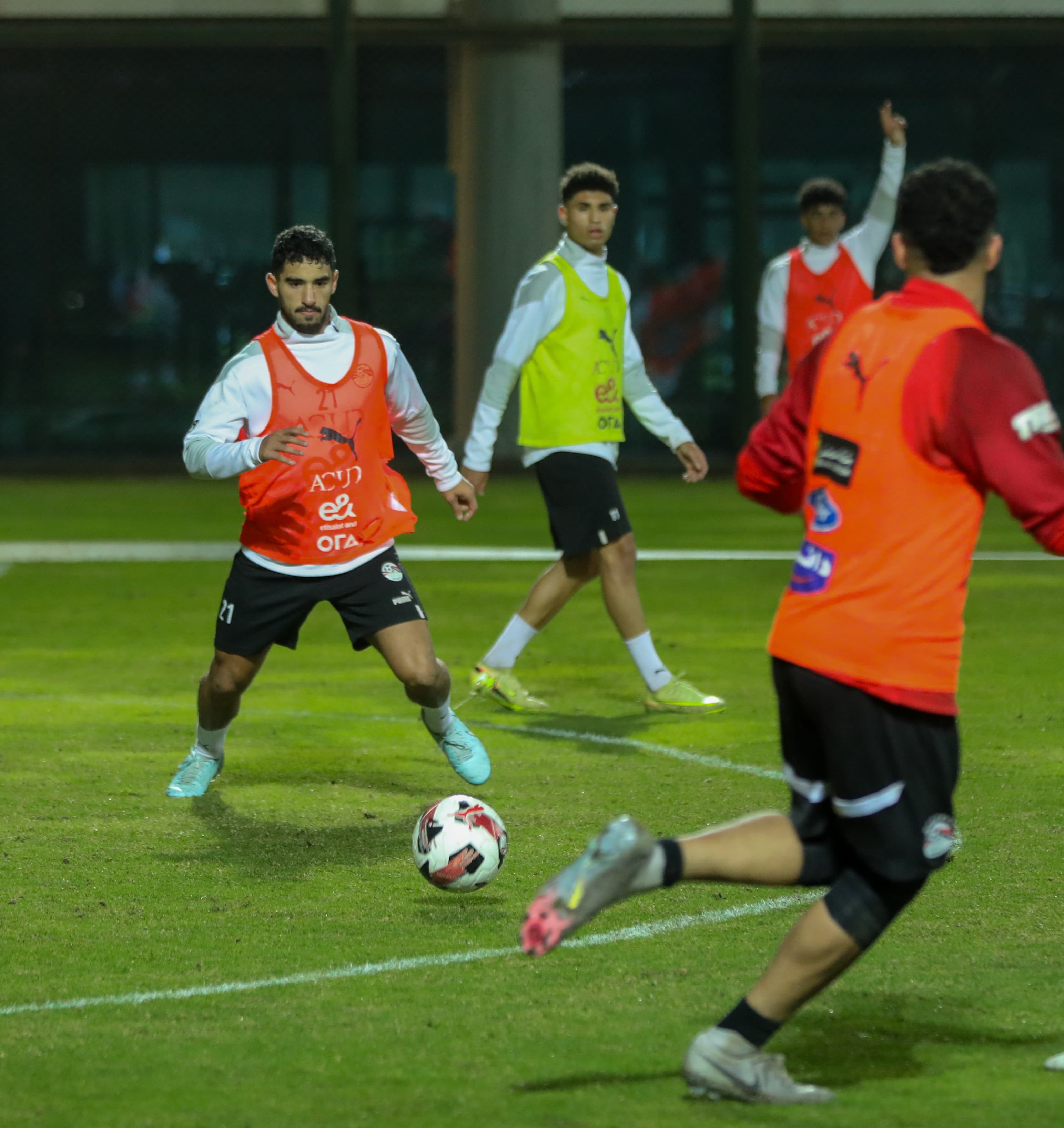 منتخب الشباب يواصل تدريباته قبل مواجهة العراق الثانية