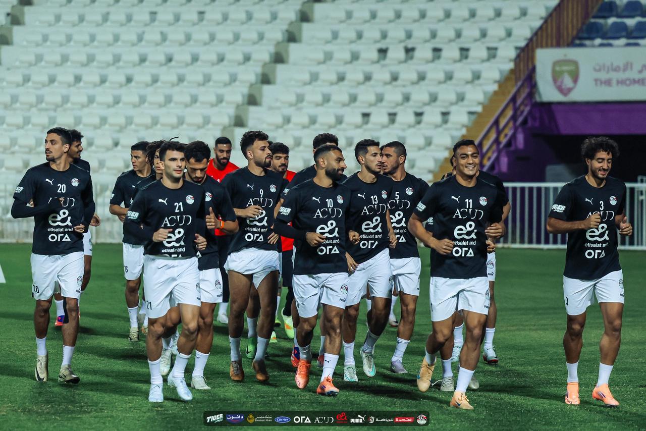 في حضور أبو ريدة.. المنتخب الوطني يتدرب على ملعب هزاع بن زايد استعدادًا لأوزبكستان