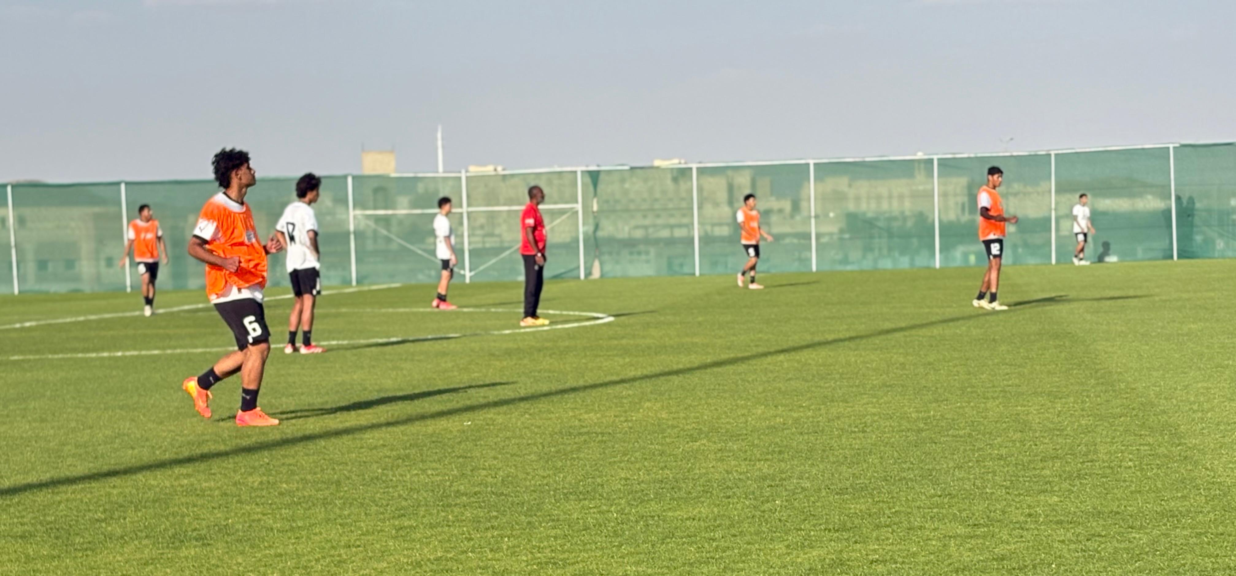 المنتخب الوطني تحت ١٧ سنة يختتم تحضيراته لمواجهة العراق غدًا في كأس الخليج