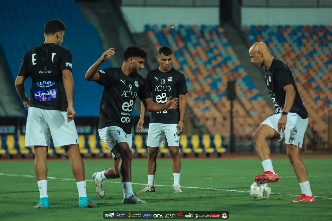 منتخب مصر يؤدي أول تدريباته على ملعب القاهرة قبل السفر للمغرب