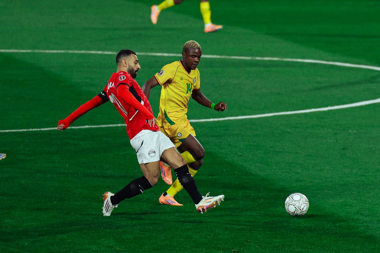 صور الشوط الأول من لقاء مصر وزيمبابوي