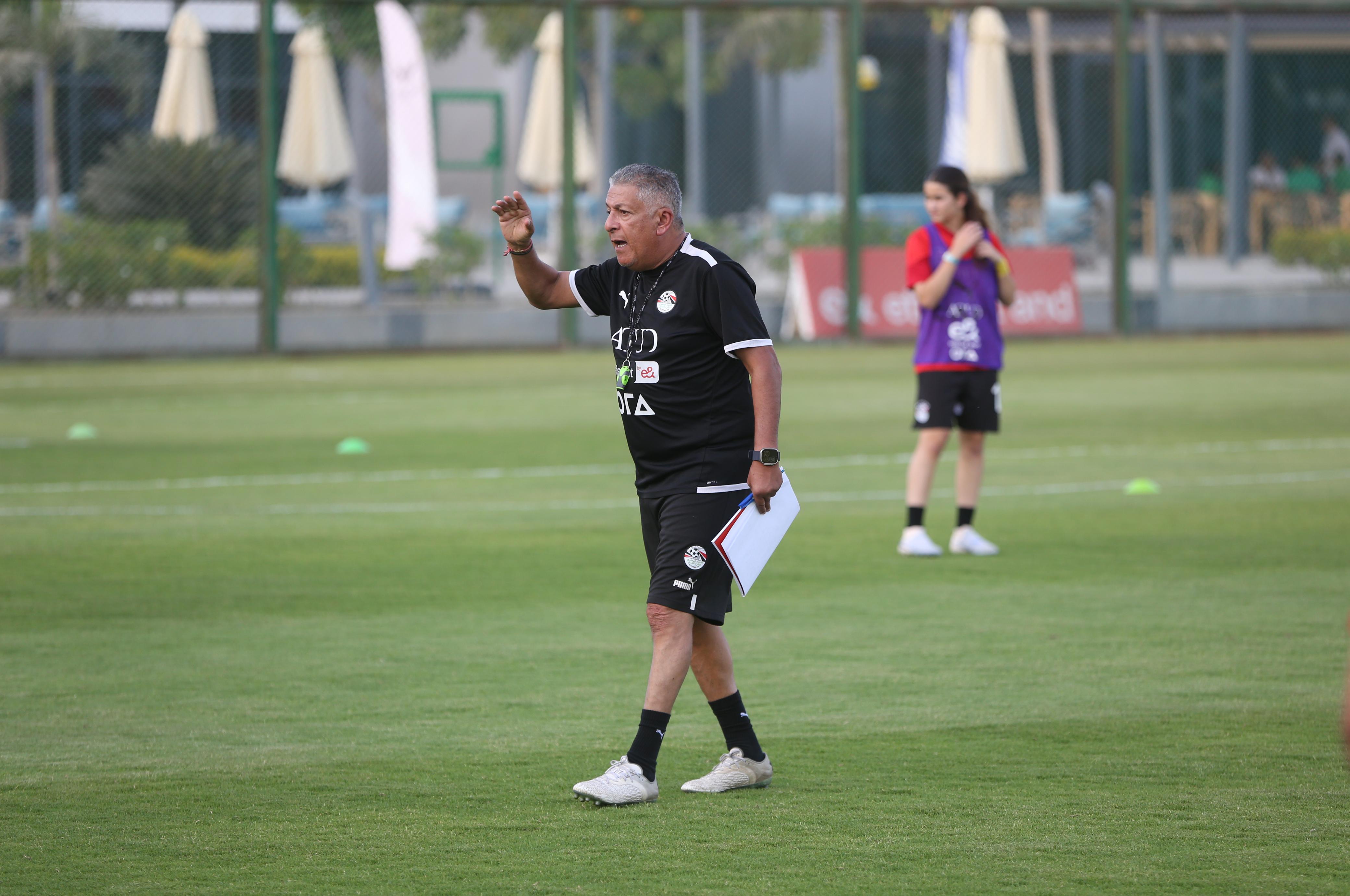 بالصور: تدريب منتخب السيدات