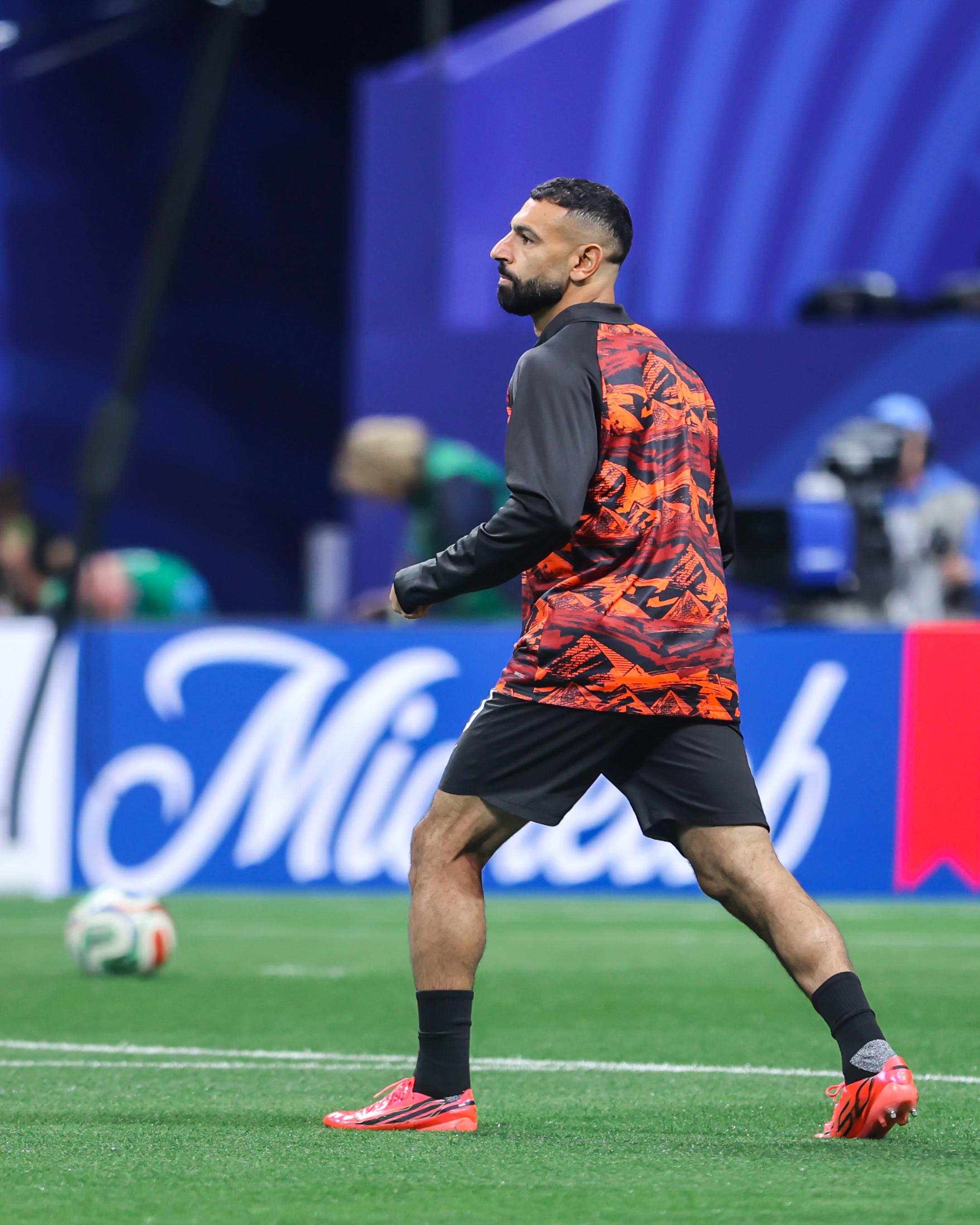 بالصور.. لاعبو منتخب مصر يخوضون فترة الإحماء قبل مواجهة الأرجنتين