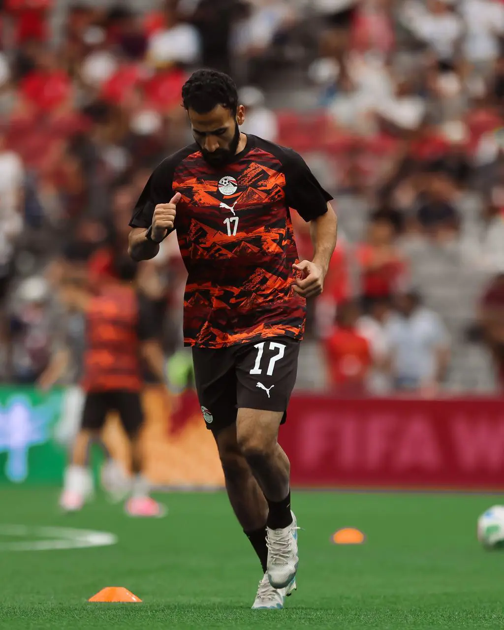 بالصور.. لاعبو منتخب مصر يجرون عمليات الإحماء استعدادًا لمواجهة نيوزيلندا