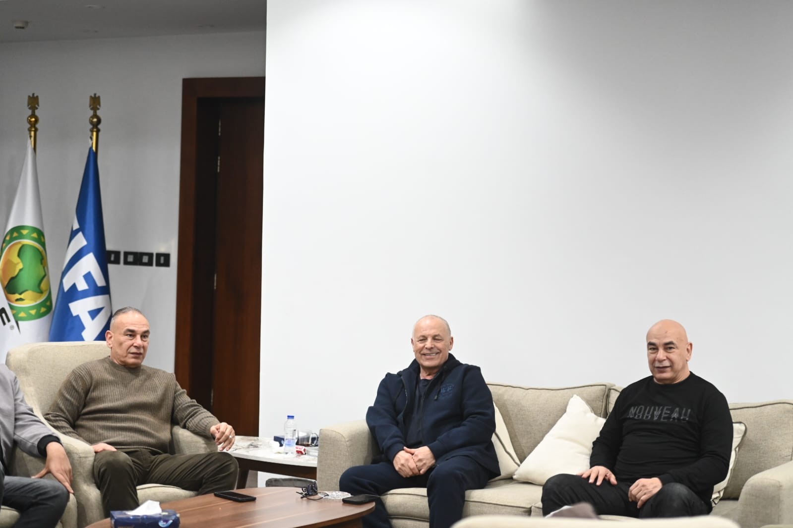 صور اجتماع أبوريدة مع الجهاز الفني للمنتخب الوطني