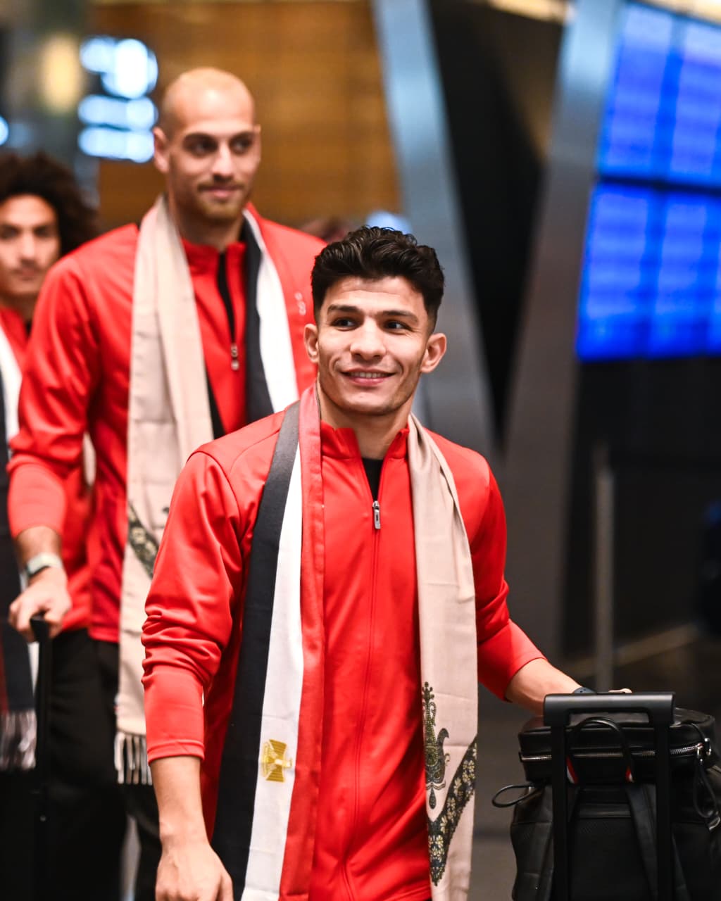 جماهير مصر في استقبال بعثة منتخب مصر المشارك في كأس العرب عند وصولها للدوحة