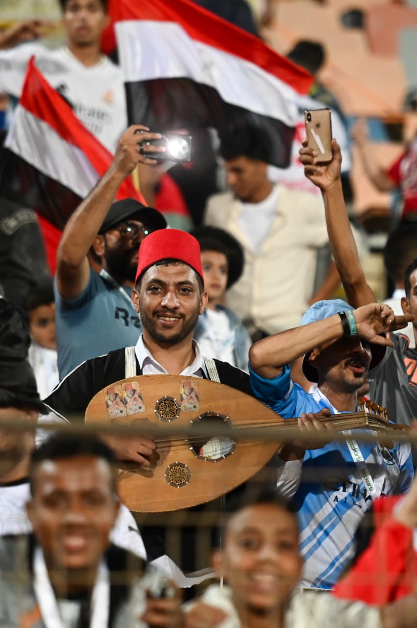 الجماهير المصرية تتوافد على ملعب القاهرة الدولي قبل مواجهة المنتخب الوطني مع غينيا بيساو