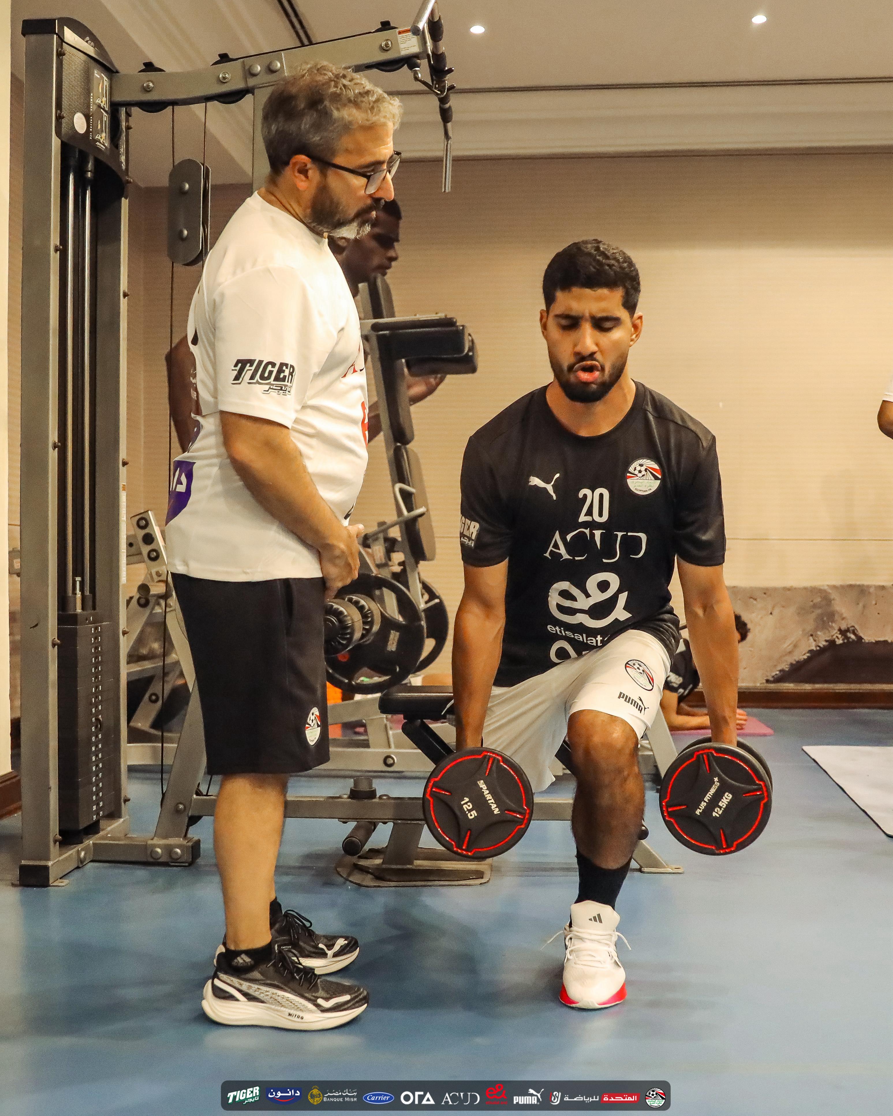 تدريبات بدنية وجلسات استشفاء لمنتخب مصر قبل السفر إلى واجادوجو