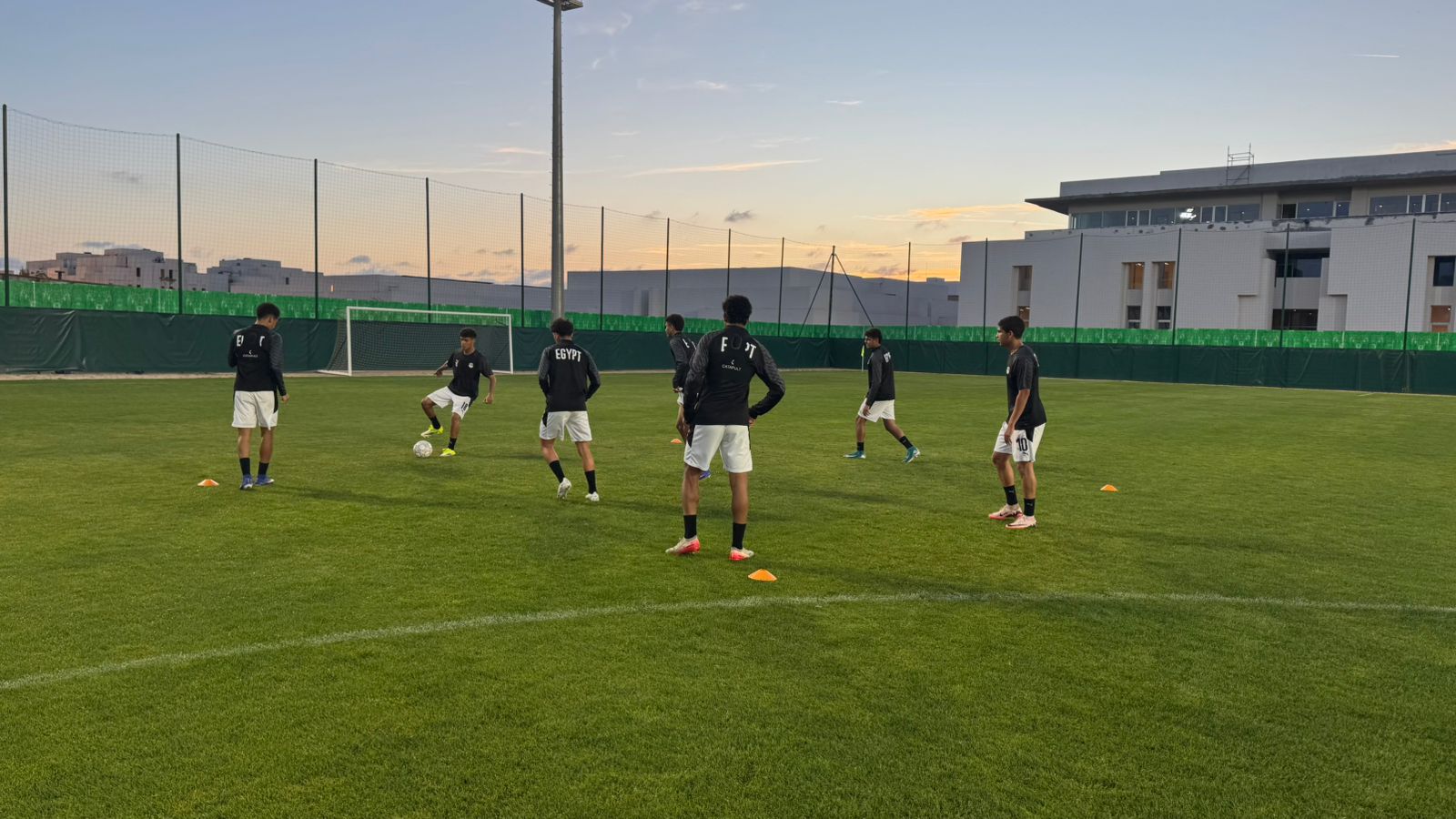 بالصور: منتخب مصر للناشئين يختتم تحضيراته لمواجهة المغرب