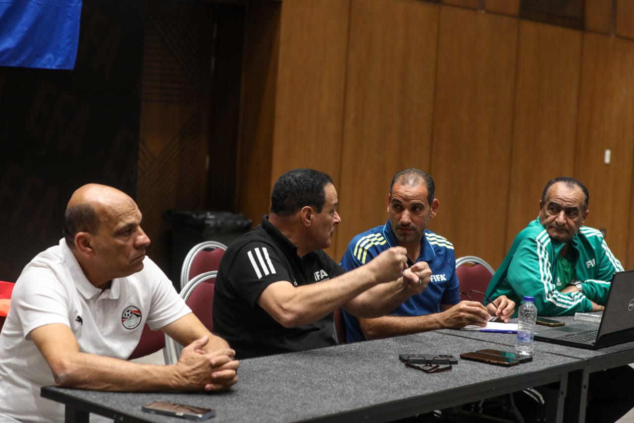 محاضرات نظرية وعملية للمحاضرين ومعدى اللياقة البدنية للحكام