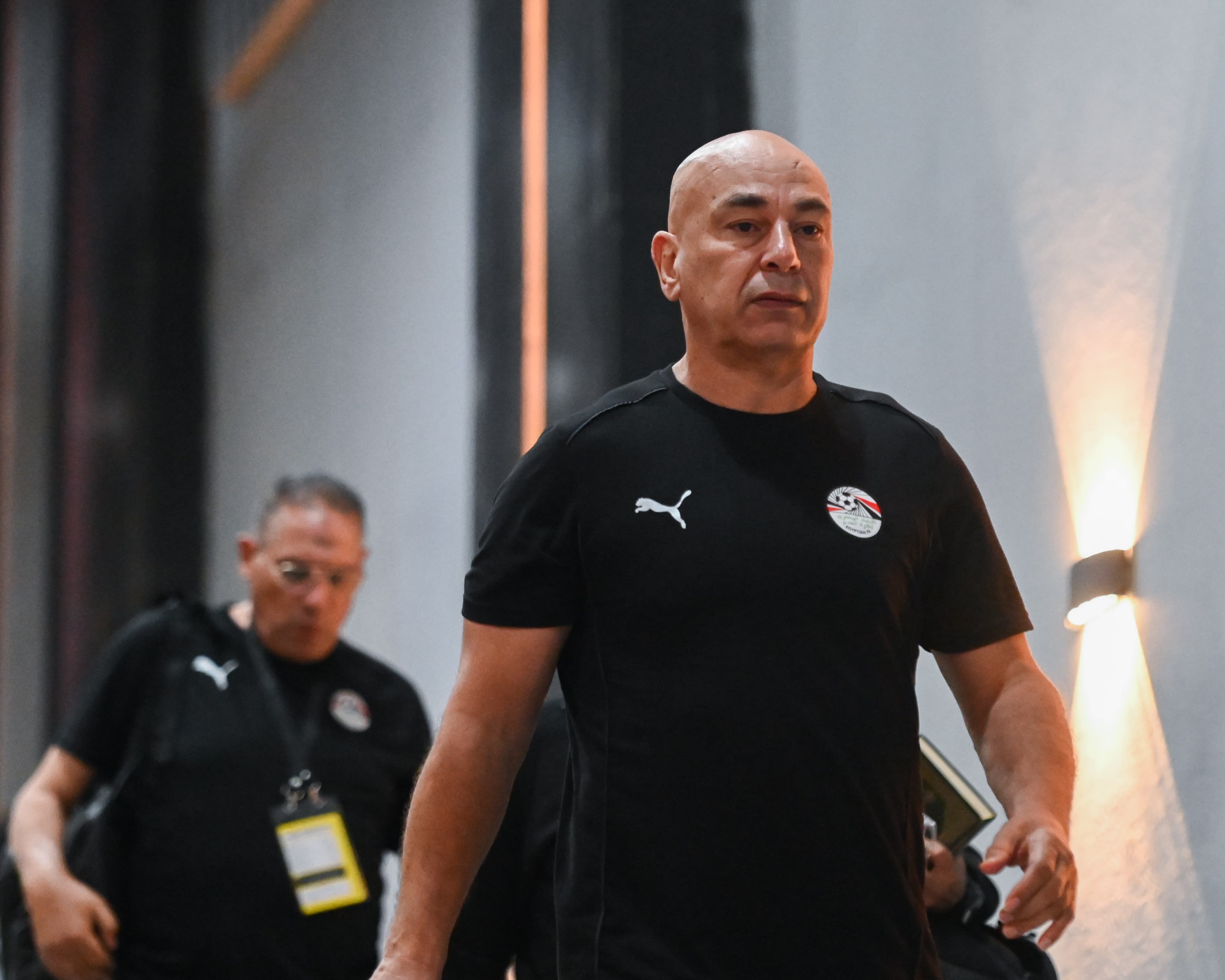 وصول لاعبي منتخب مصر لملعب القاهرة قبل مواجهة غينيا بيساو